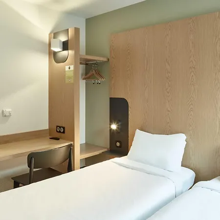 Orly Marche International Hotel 2*