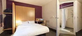 Ξενοδοχείο Orly Marche International 3*