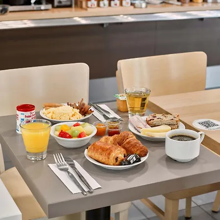 Orly Marché International Hotel