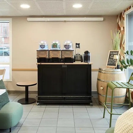 Orly Marché International Hotel